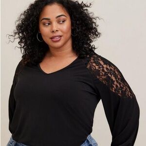 New TORRID‎ Studio Knit Lace Shoulder Top Sz 1X